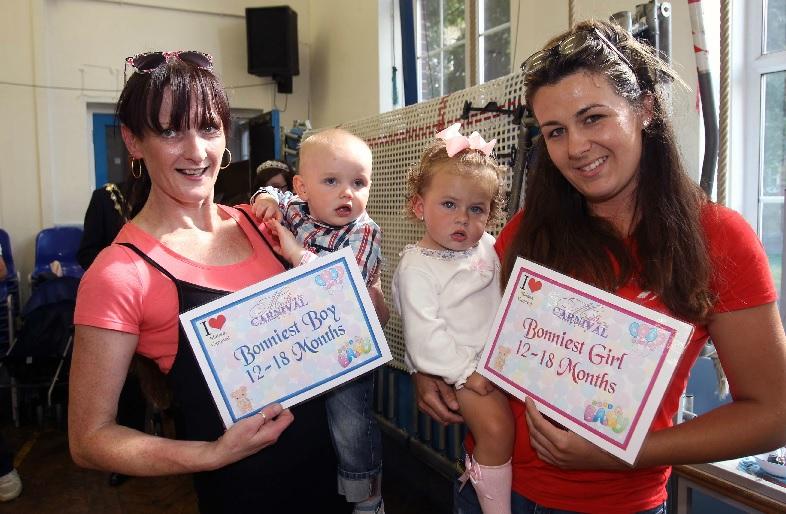 Sidney Wright with mum Jayne Wright and Naomi Kelly with baby Scarlett