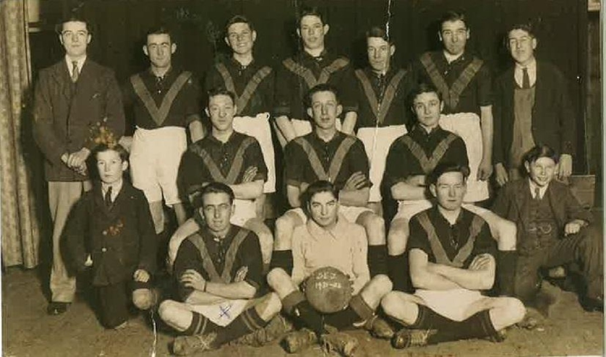 Ball skills - the Shrub End football team in 1931