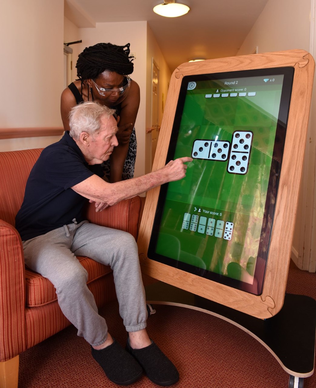 New tech brings joy to residents at Bradwell care home - Vimarsana News