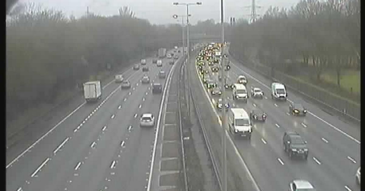 M25 crash sees drivers hit with miles of queues | Maldon and Burnham Standard - Vimarsana News