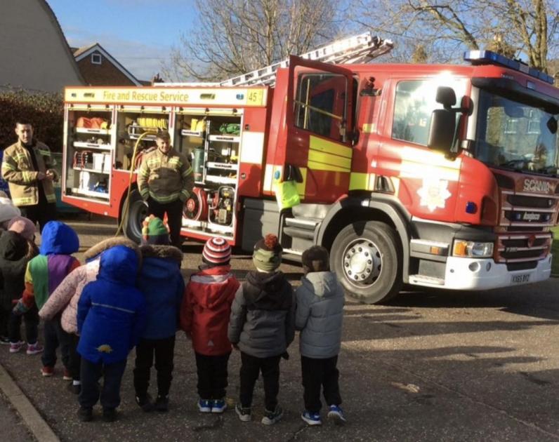Tollesbury fire service police and doctors visited school | Maldon and Burnham Standard 