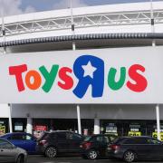 Toys 'R' Us is returning to the UK high street from next week.